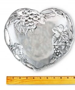 Arthur Court Trays Grape Heart Coupe Tray