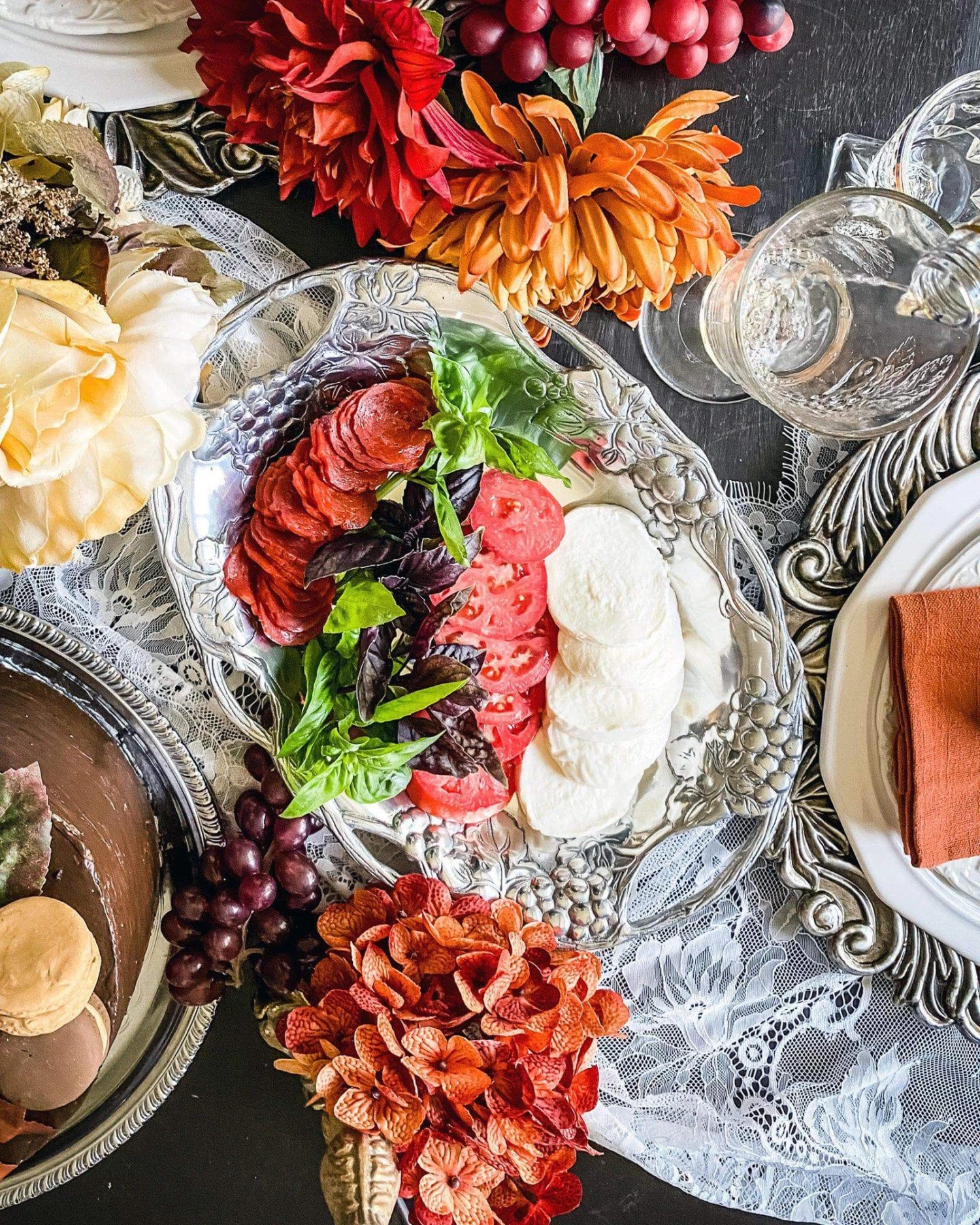 Arthur Court Trays Grape Oval Tray