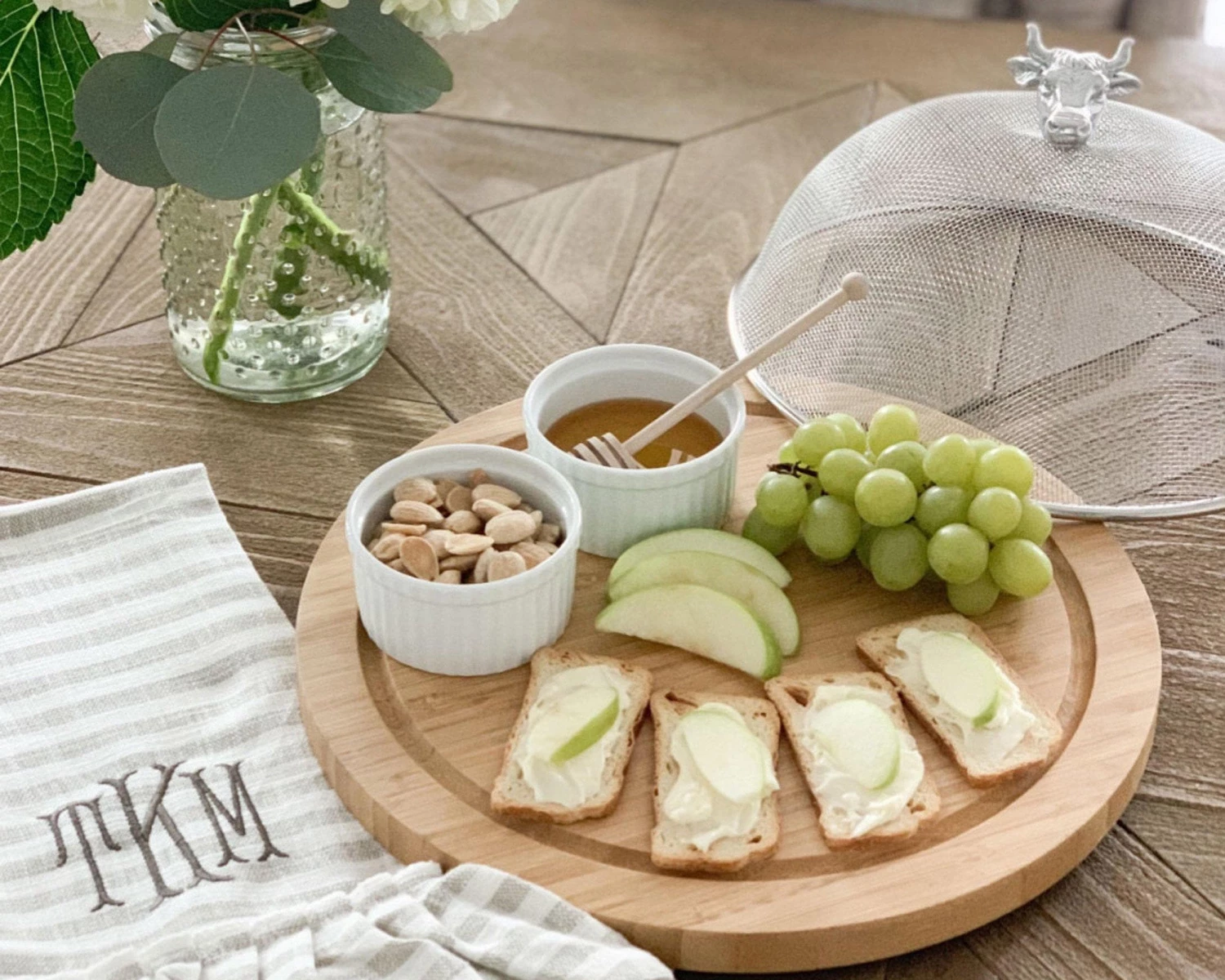Arthur Court Cow Head 3 Piece Picnic Cheese Board / Spreader